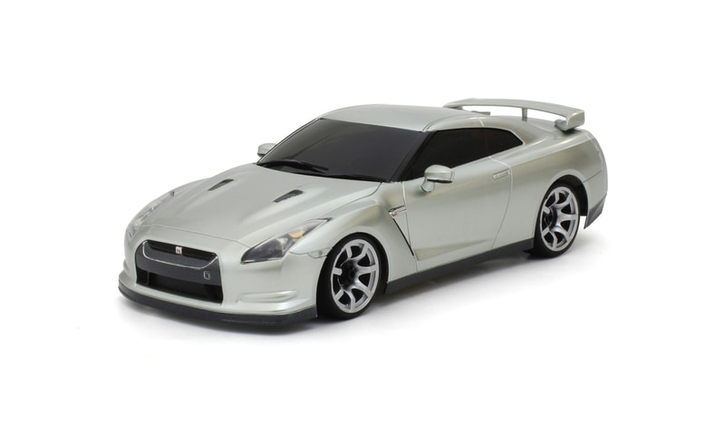 軽トラ スバルサンバー（6代目）と日産 GT-R（R35）が京商エッグ