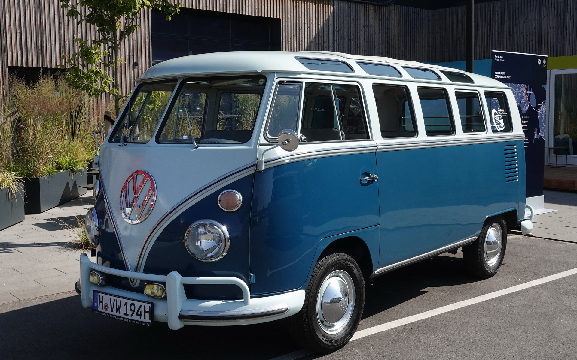 欧州では「Bulli（ブリー）」、北米では「Type 2」「バス」という愛称で親しまれてきた