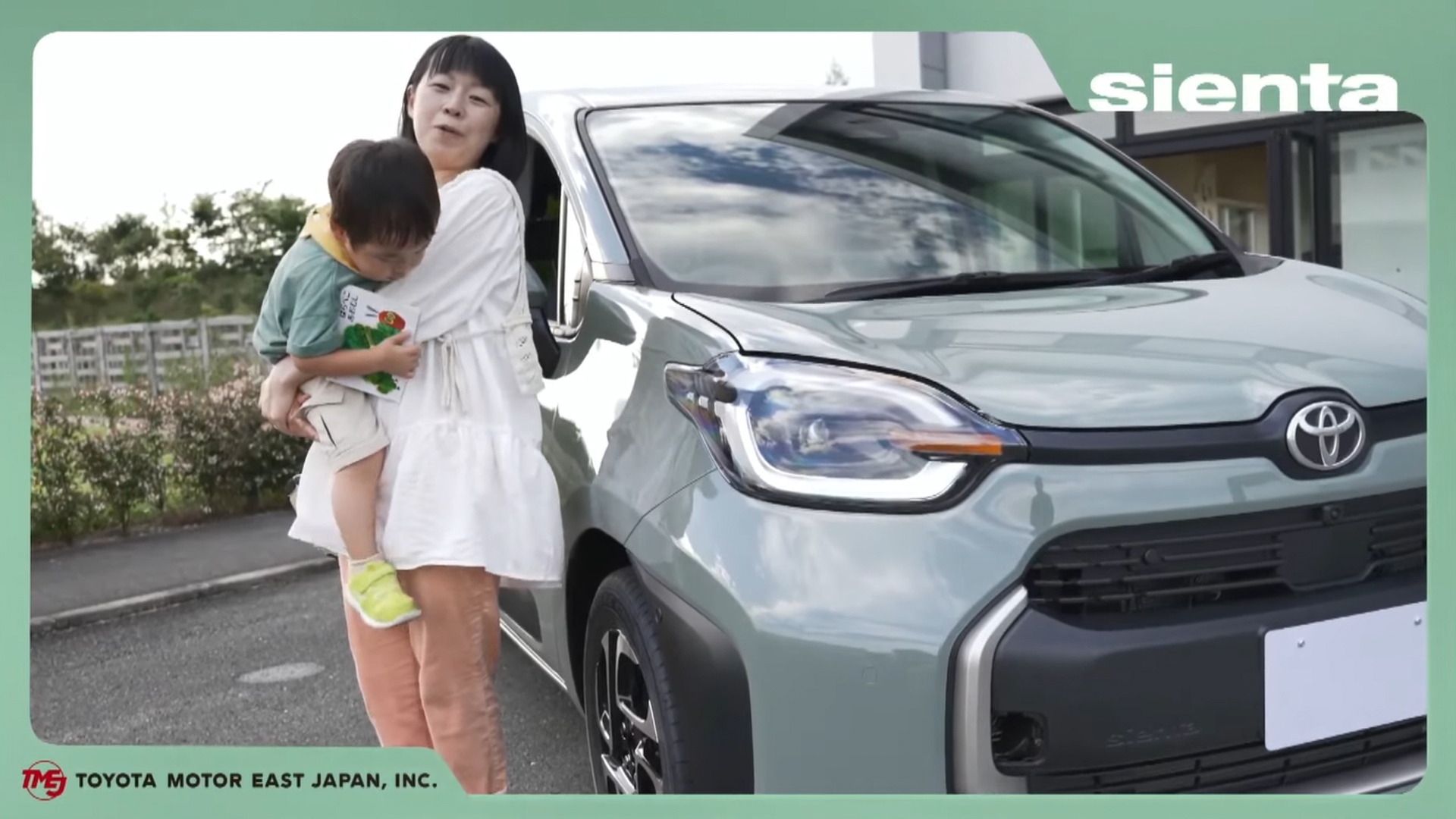 2歳の子供とシエンタに乗ってみたというスタッフ