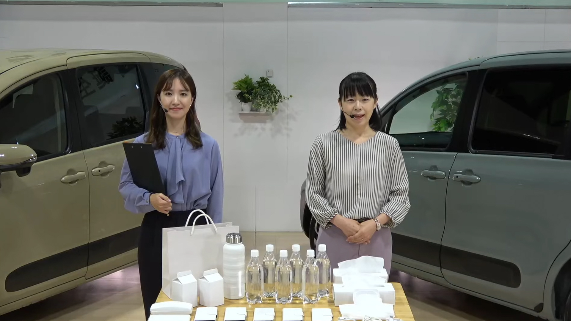 小物収納スペースに、これだけのモノを収納でき、子育て世代には便利との感想