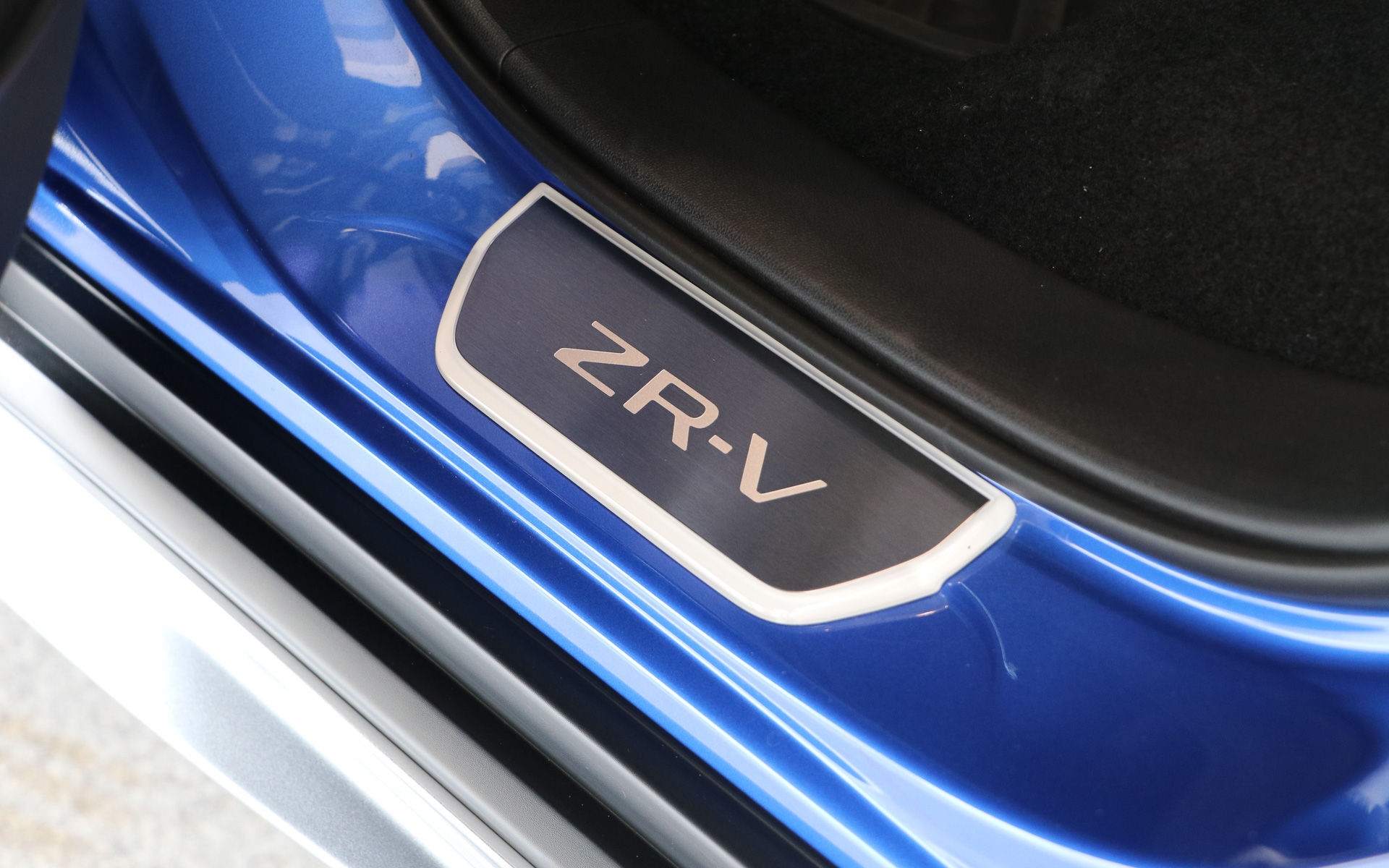 サイドステップガーニッシュ（後席・非点灯）