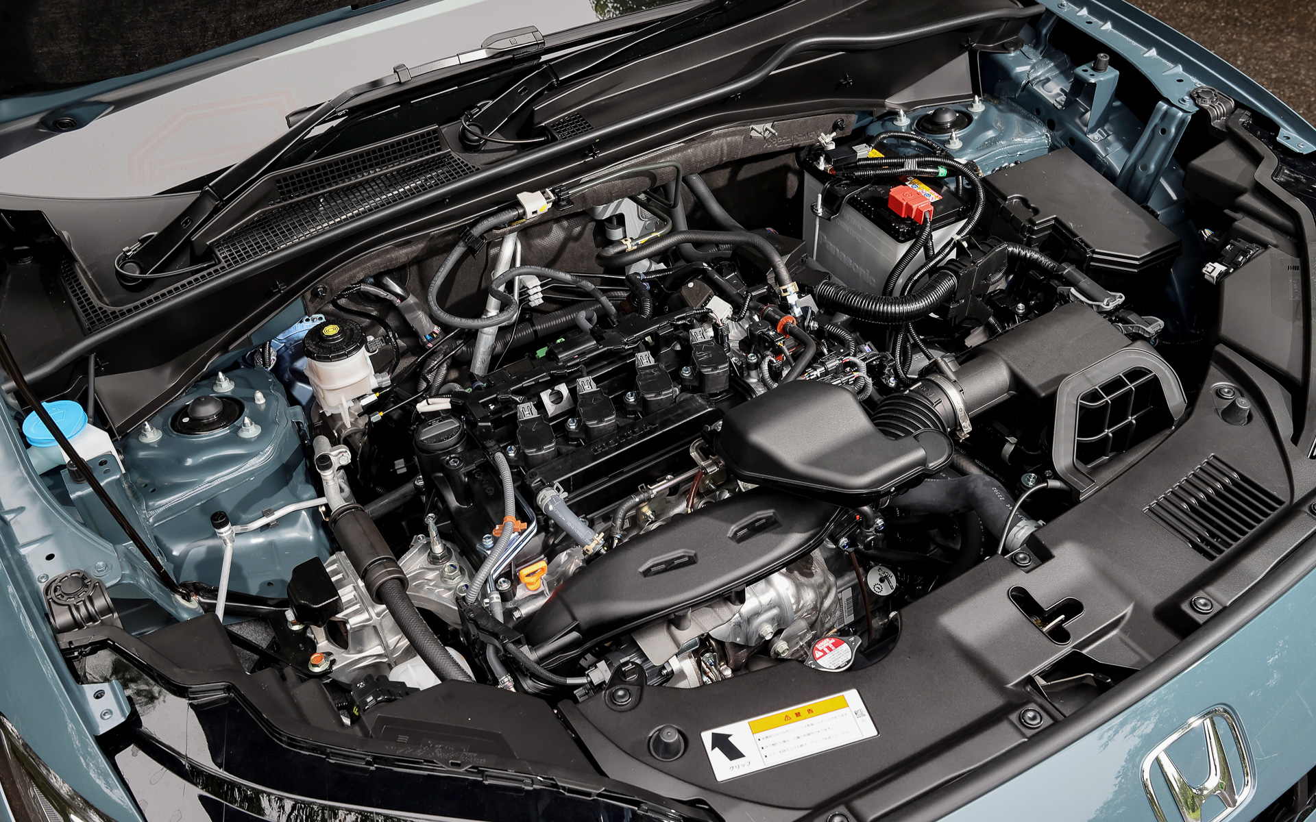 ガソリン車のエンジンは、最高出力131kW/6000rpm、最大トルク240Nm/1700-4500rpmを発生