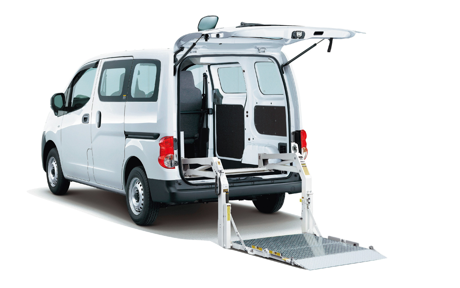 NV200バネット「リフター付バン」