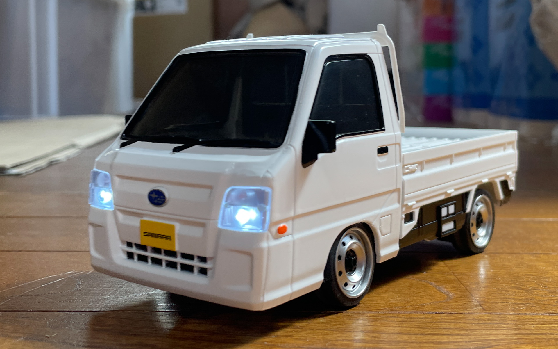 京商エッグ「ファーストミニッツ」から、軽トラ スバルサンバー（6代目）が登場