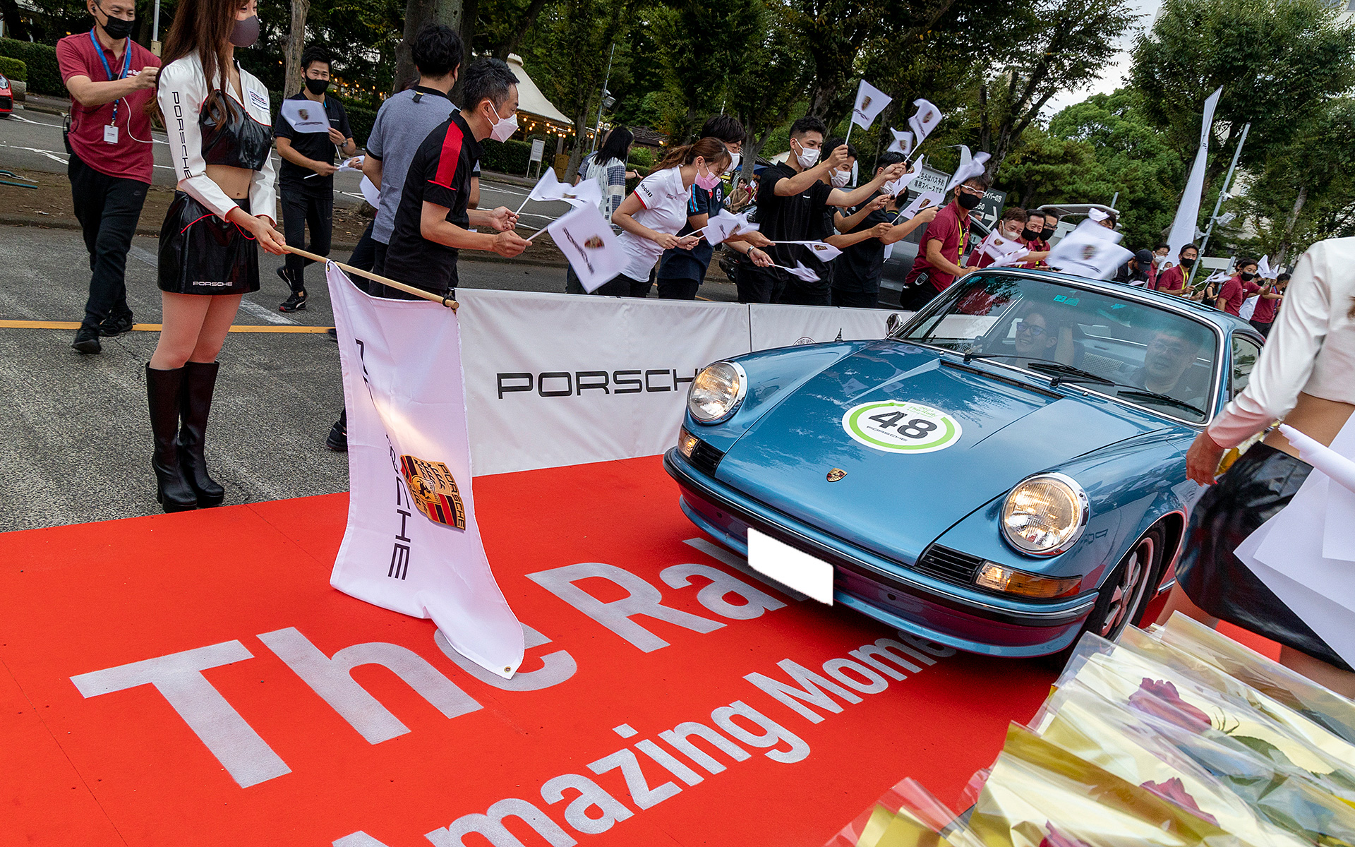 初代の911も複数台参加していた。キレイに乗っているクルマだけにギャラリーにも他のエントラントにも人気だった