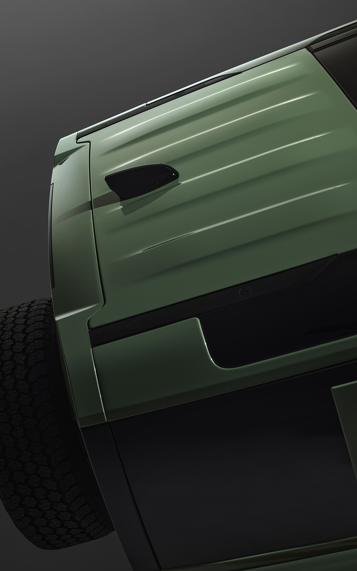 ディフェンダー 75TH リミテッドエディションではアイコニックなグラスミアグリーンを専用カラーとして採用