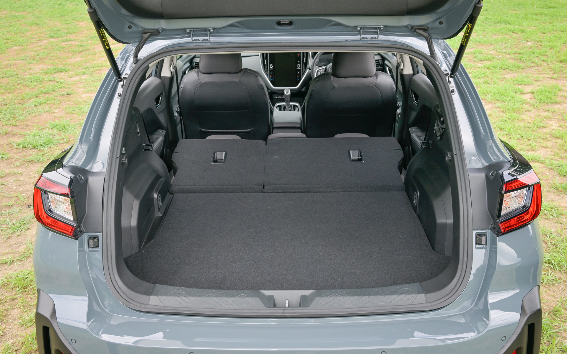 インテリアデザインも重視、荷室にはリアドアトリムと連続性のあるデザインを施した