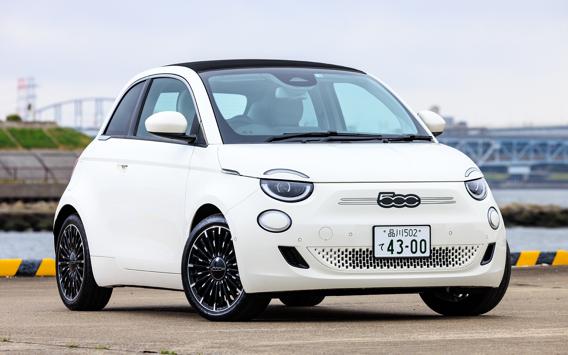 フィアット初のBEV「500e」