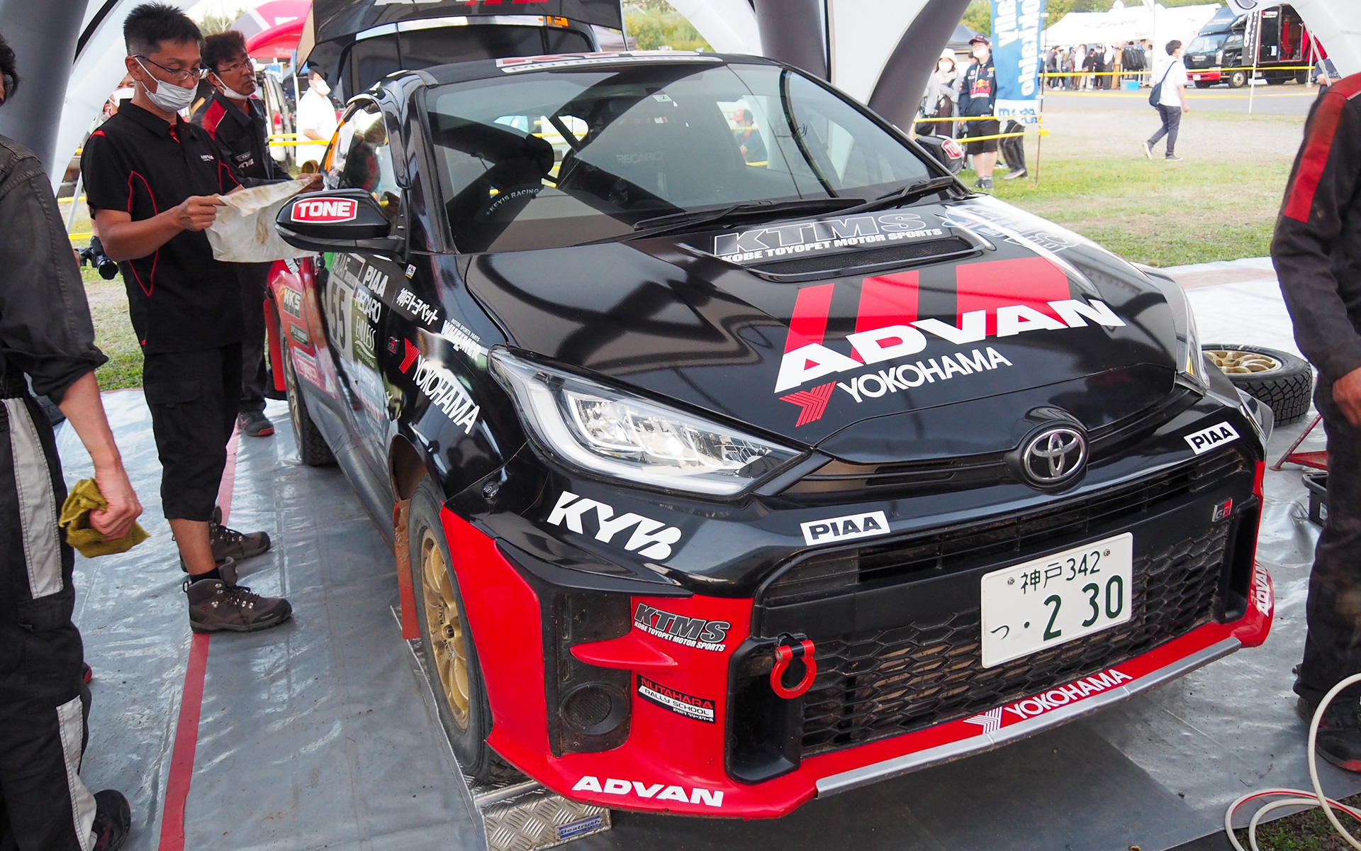 愛国サービスパークでのアドバンヤリス。センターデフ交換したそうです