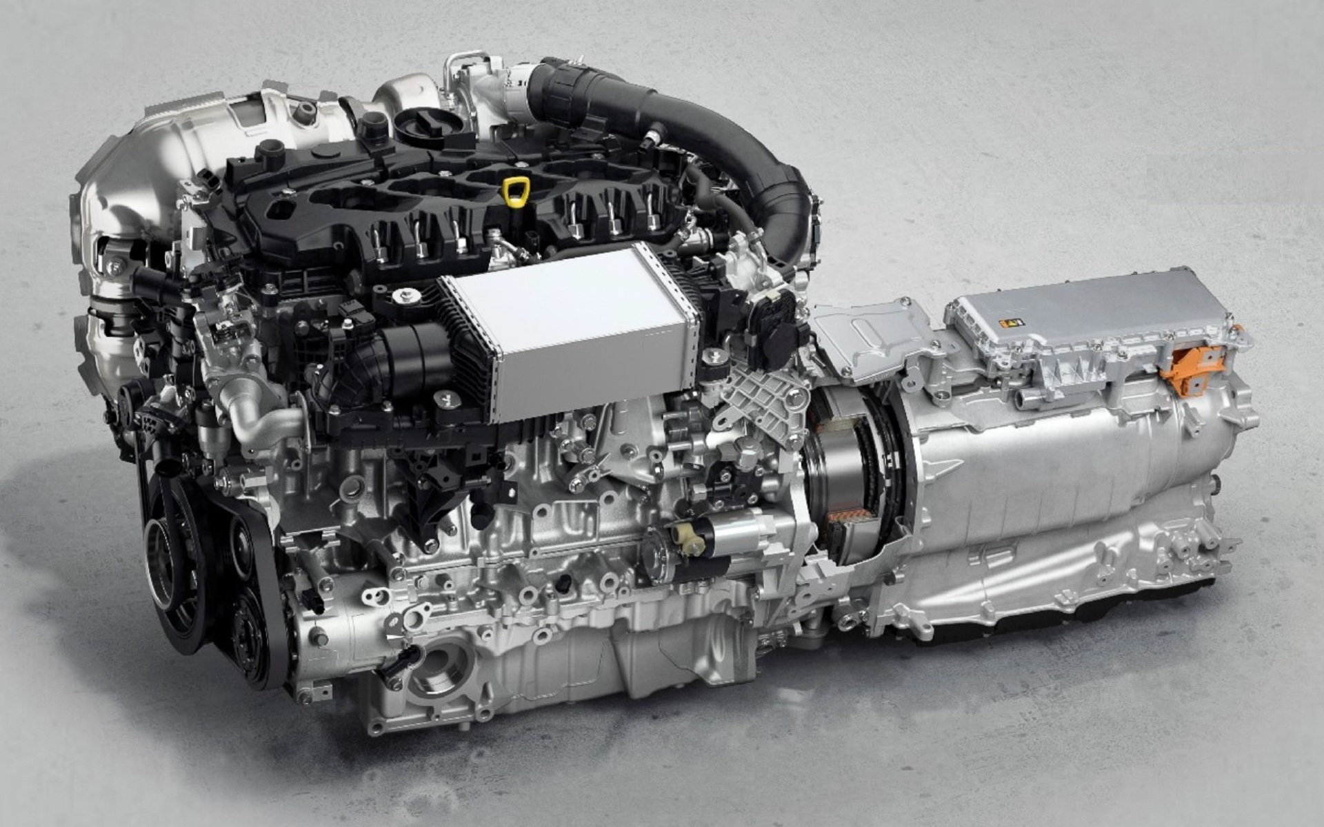 9月15日に先行して発売された直列6気筒3.3リッターディーゼルターボエンジン＋48Vマイルドハイブリッドの「e-SKYACTIV D M Hybrid Boost」。その他のエンジン搭載モデルは12月発売予定