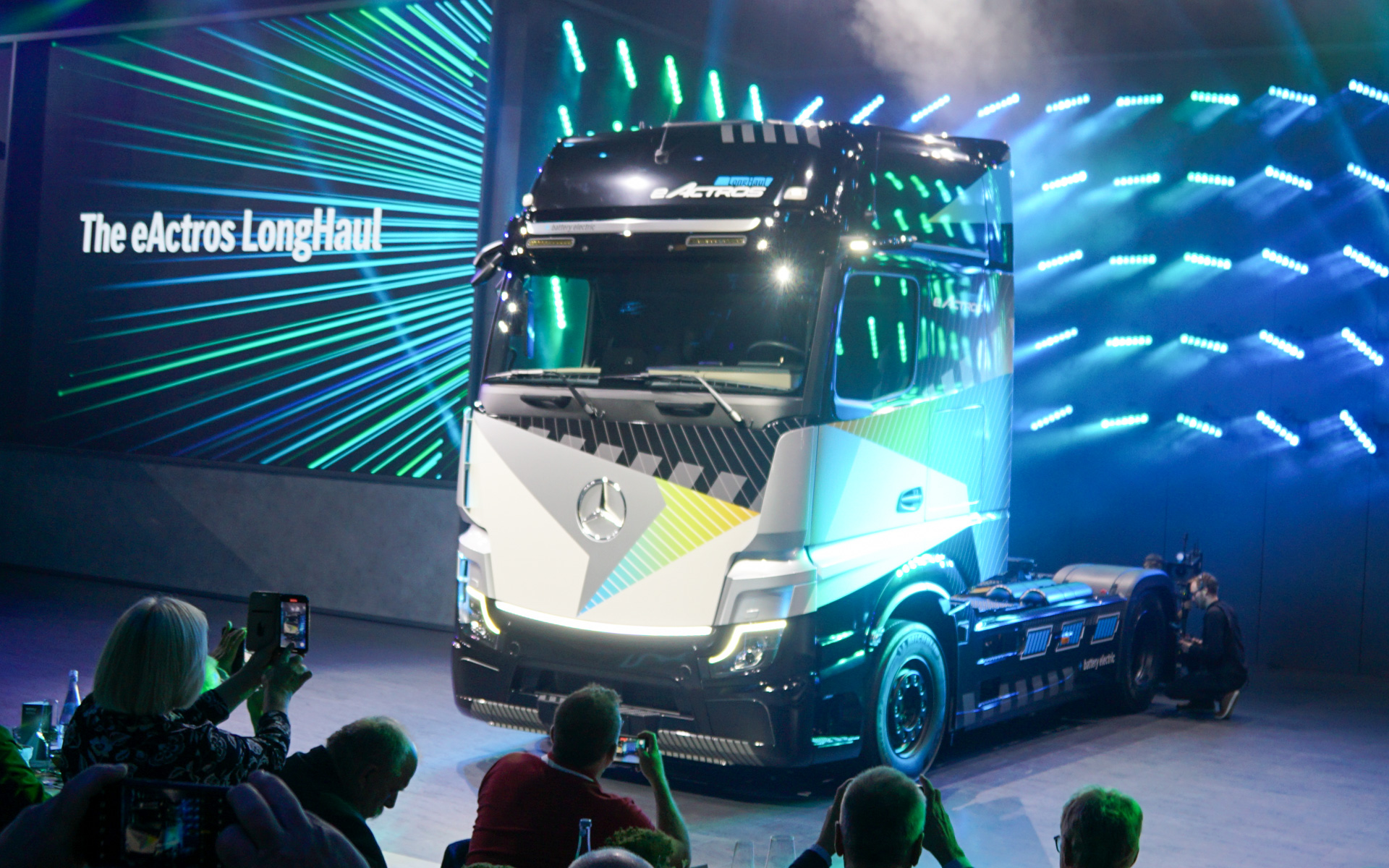 メルセデス・ベンツのバッテリEV大型トラック「eActros LongHaul」