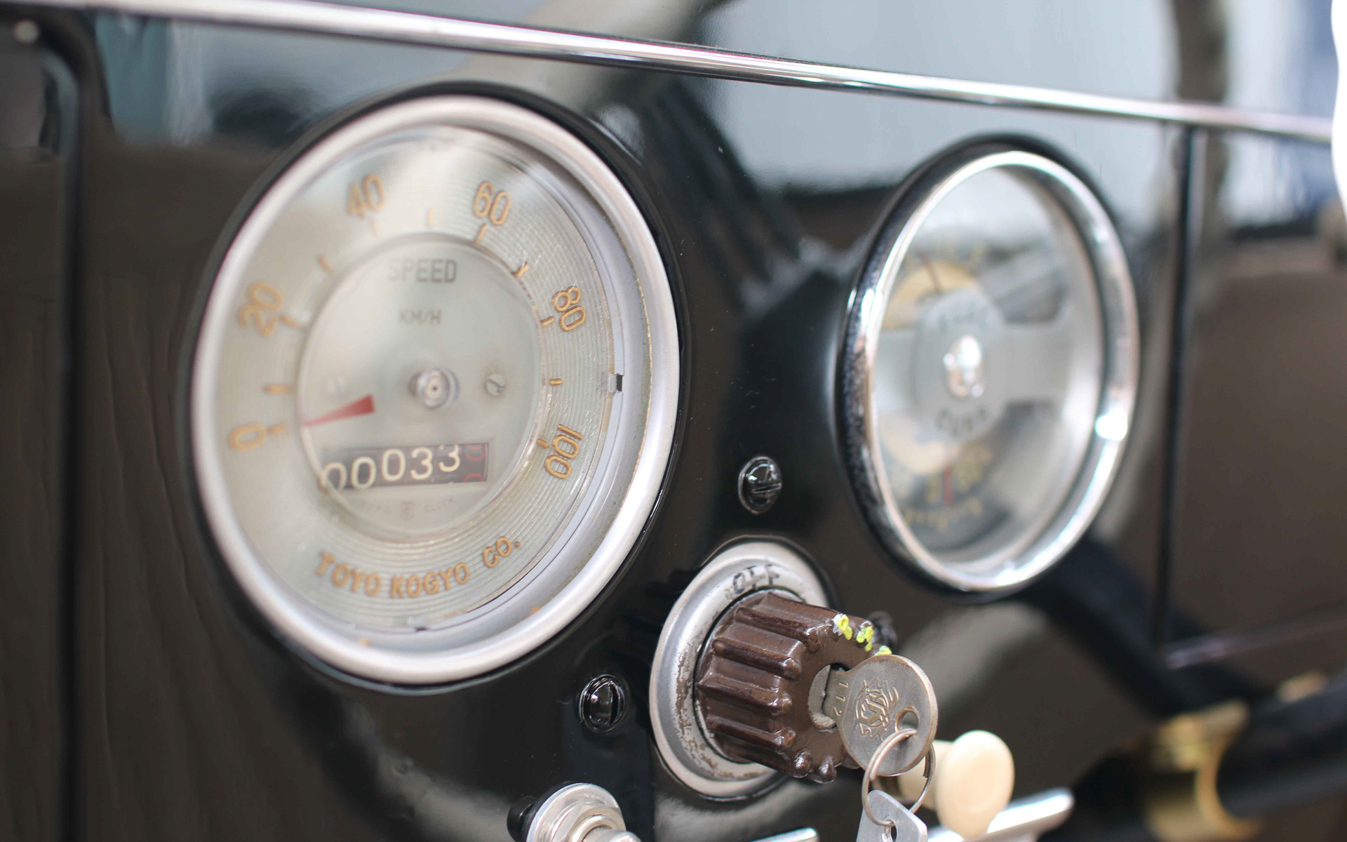 スピードメーター