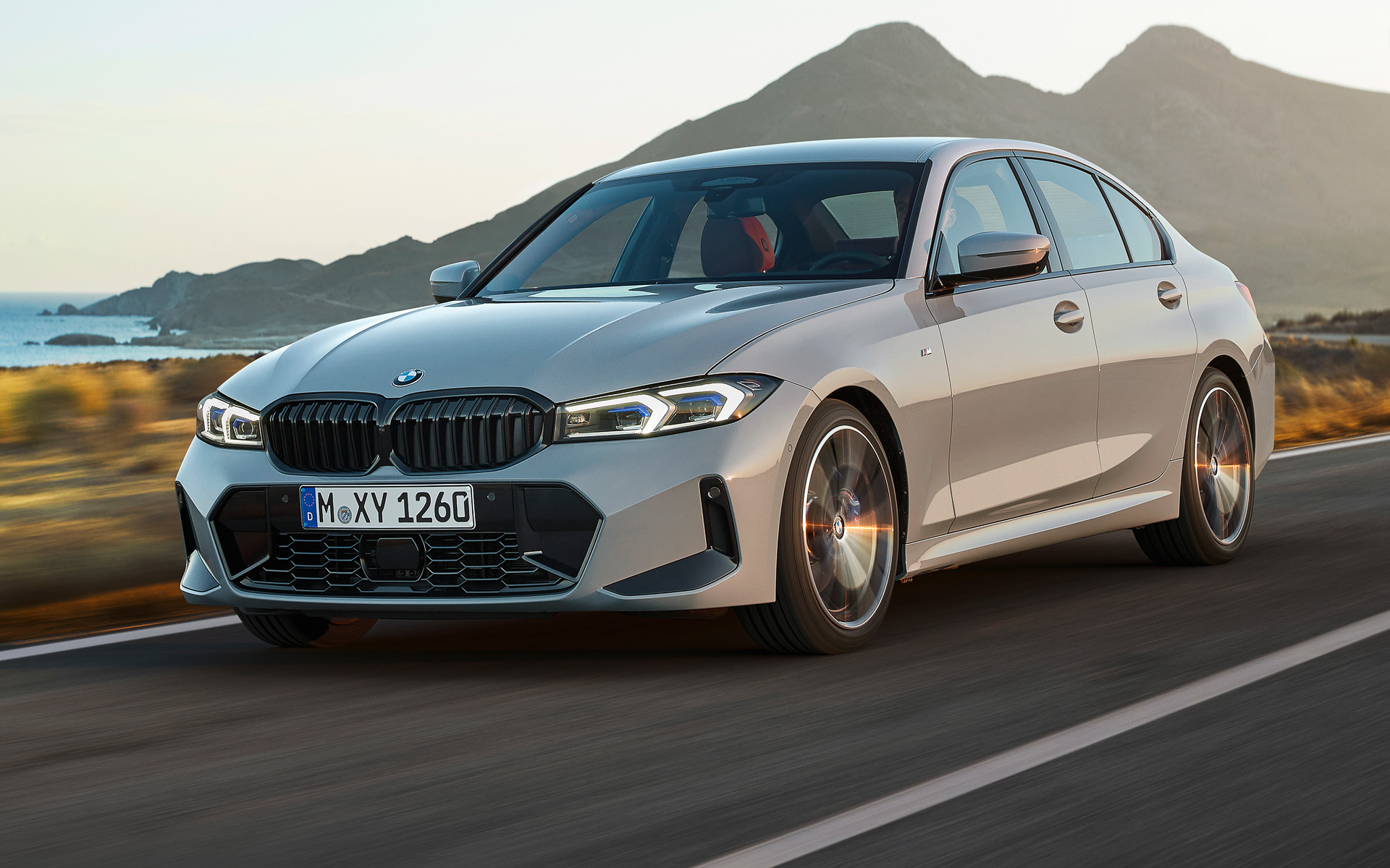 BMWが新型3シリーズのセダンとツーリングを発売した。画像は海外仕様のため日本仕様とは異なる場合あり