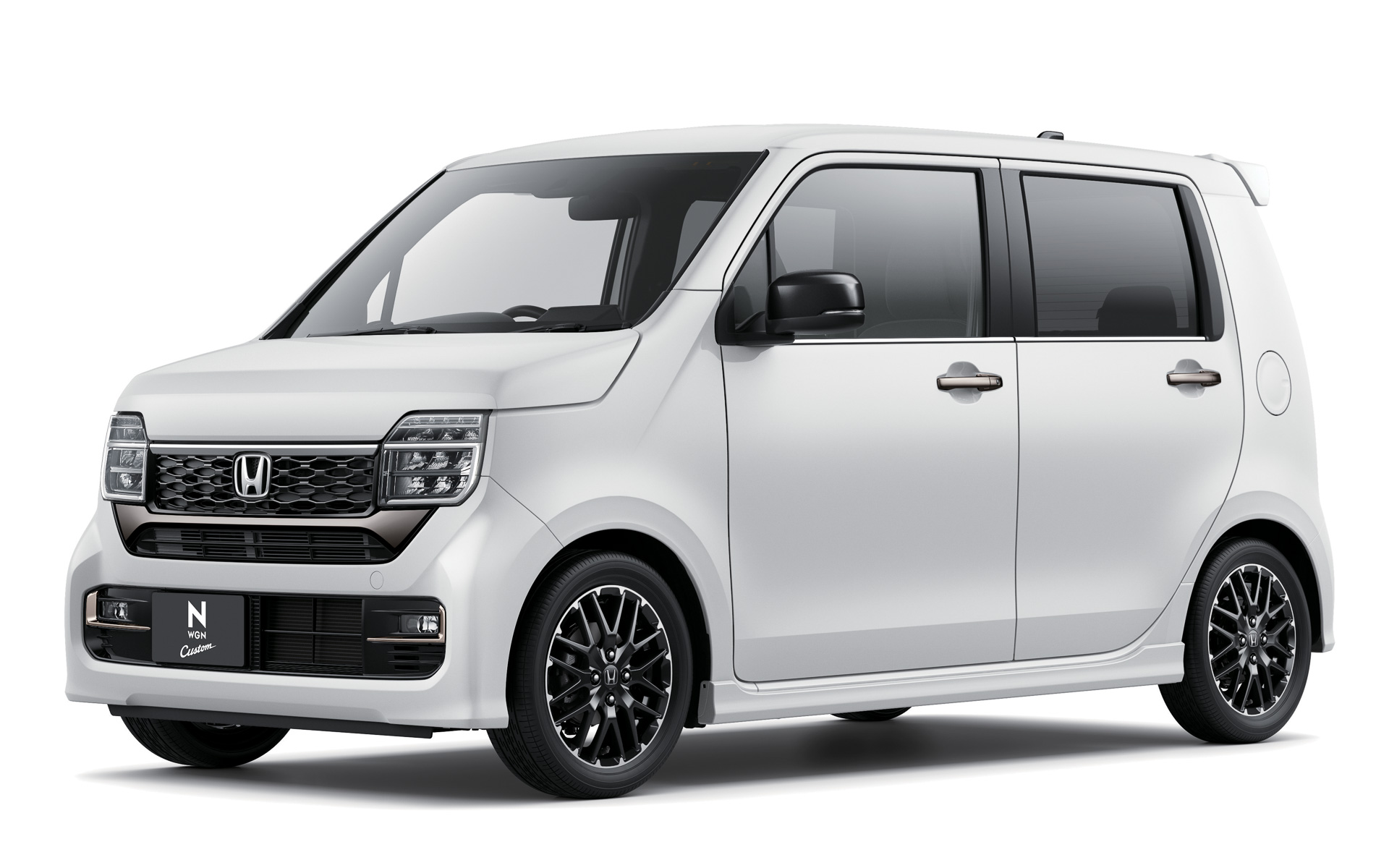 N-WGN Custom（プラチナホワイト・パール）