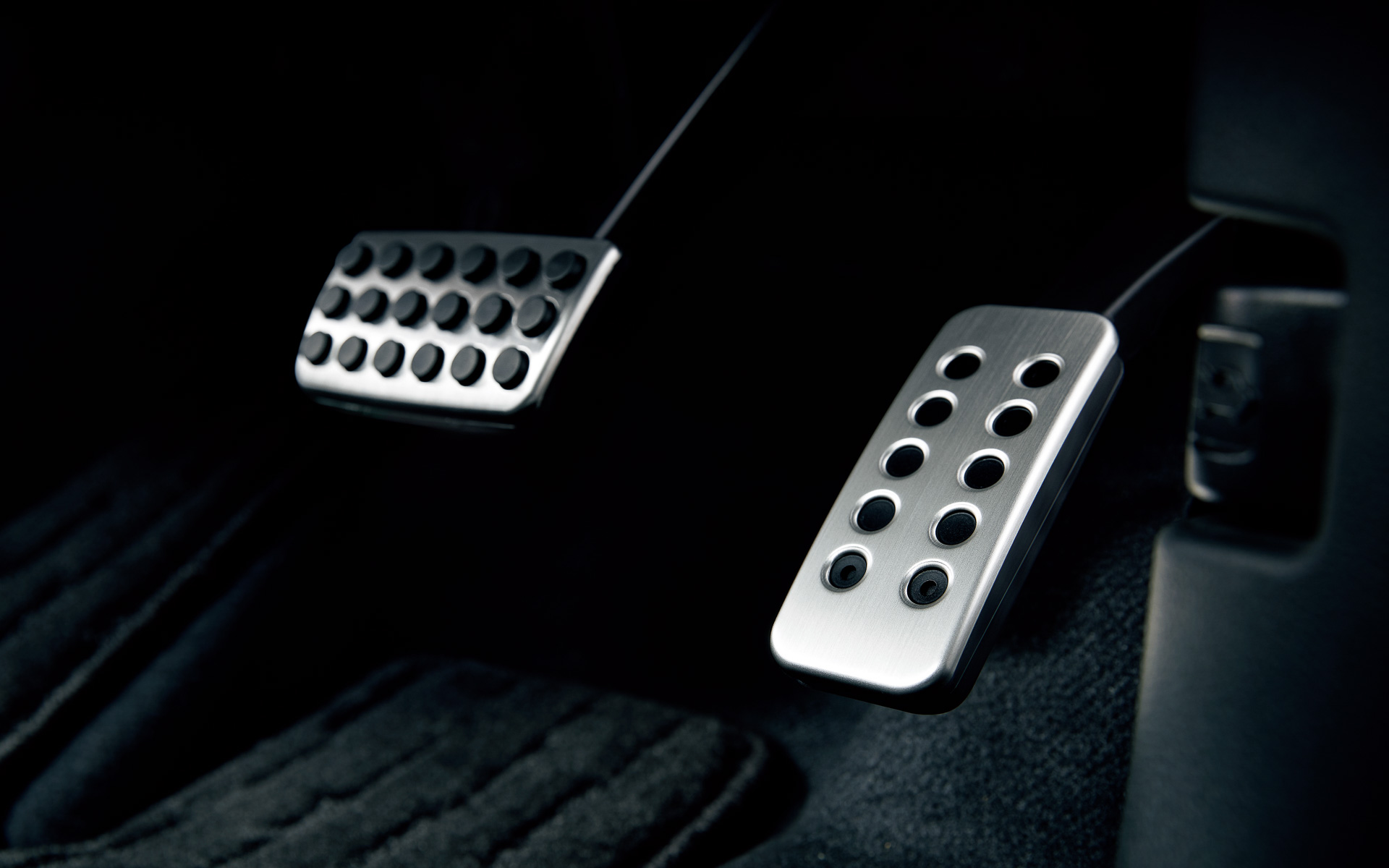 スポーツペダル（アルミ/ステンレス製）。1万1000円