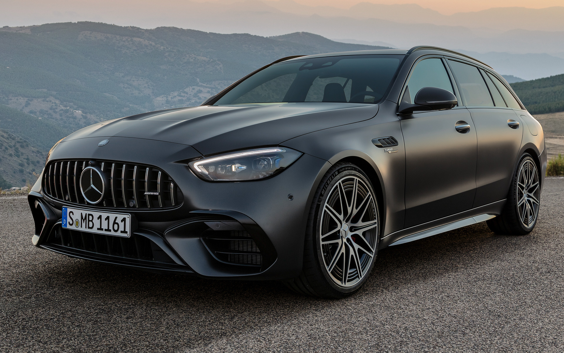 AMG C 63 S Eパフォーマンス（エステート）