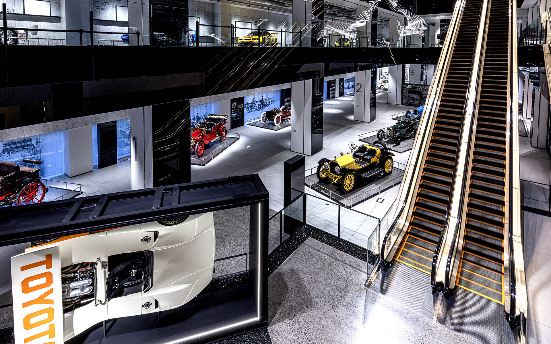モータースポーツの歴史に加え、多数のレーシングカーが展示される「富士モータースポーツミュージアム」が10月7日にオープンする