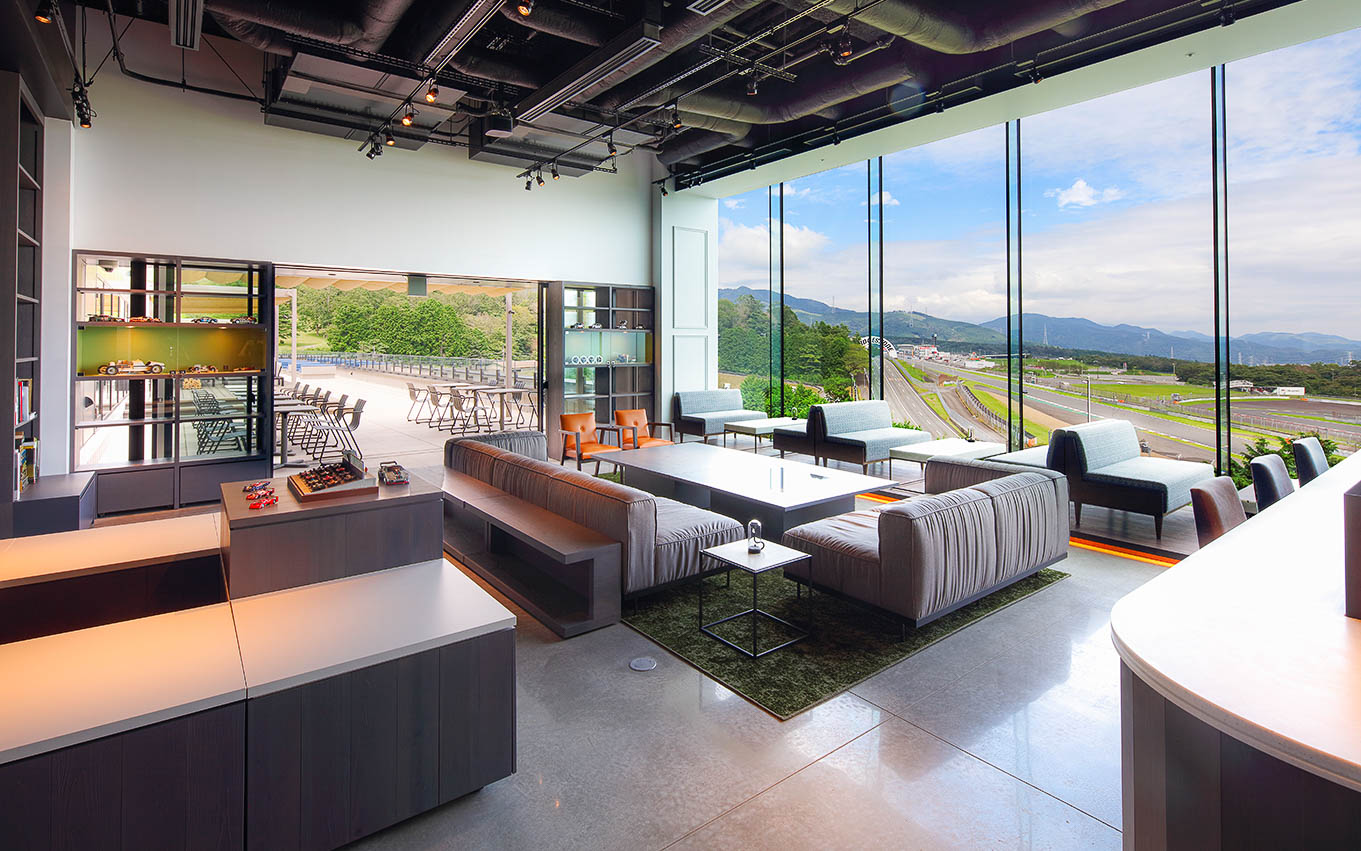 ショップ＆カフェ「Fan Terrace」はカルチュア・コンビニエンス・クラブ（CCC）が運営