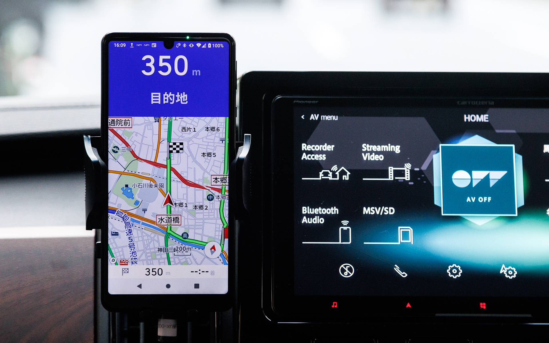 NP1専用アプリのMy NP1を使用するとアプリ上で通常のナビ同様「地図が表示」できるので、地図があった方がいい場合は併用できる。クルマのモニターがディスプレイオーディオであれば大きな画面で見ることも可能だ