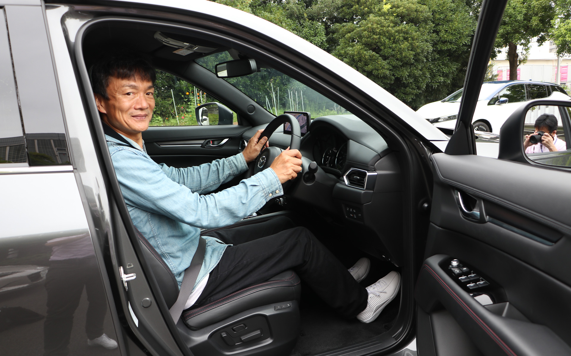 試乗する機会の多いSUV。かかとを軸にした踏みかえもスムーズ