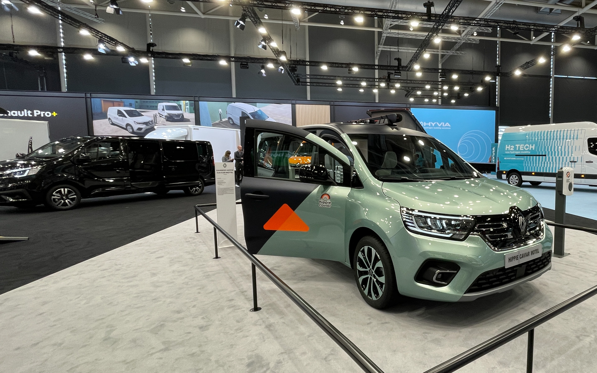 新型カングーのショーカー「Hippie Caviar Motel」