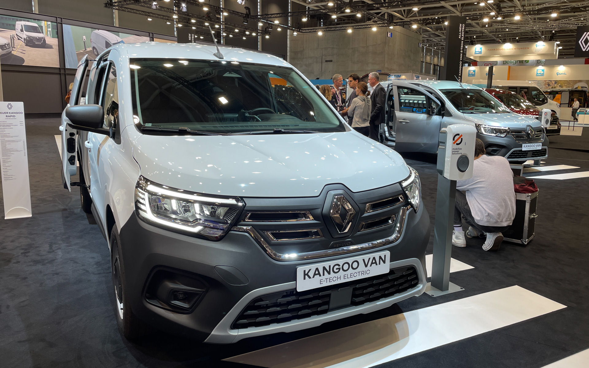 新型「カングーバン」