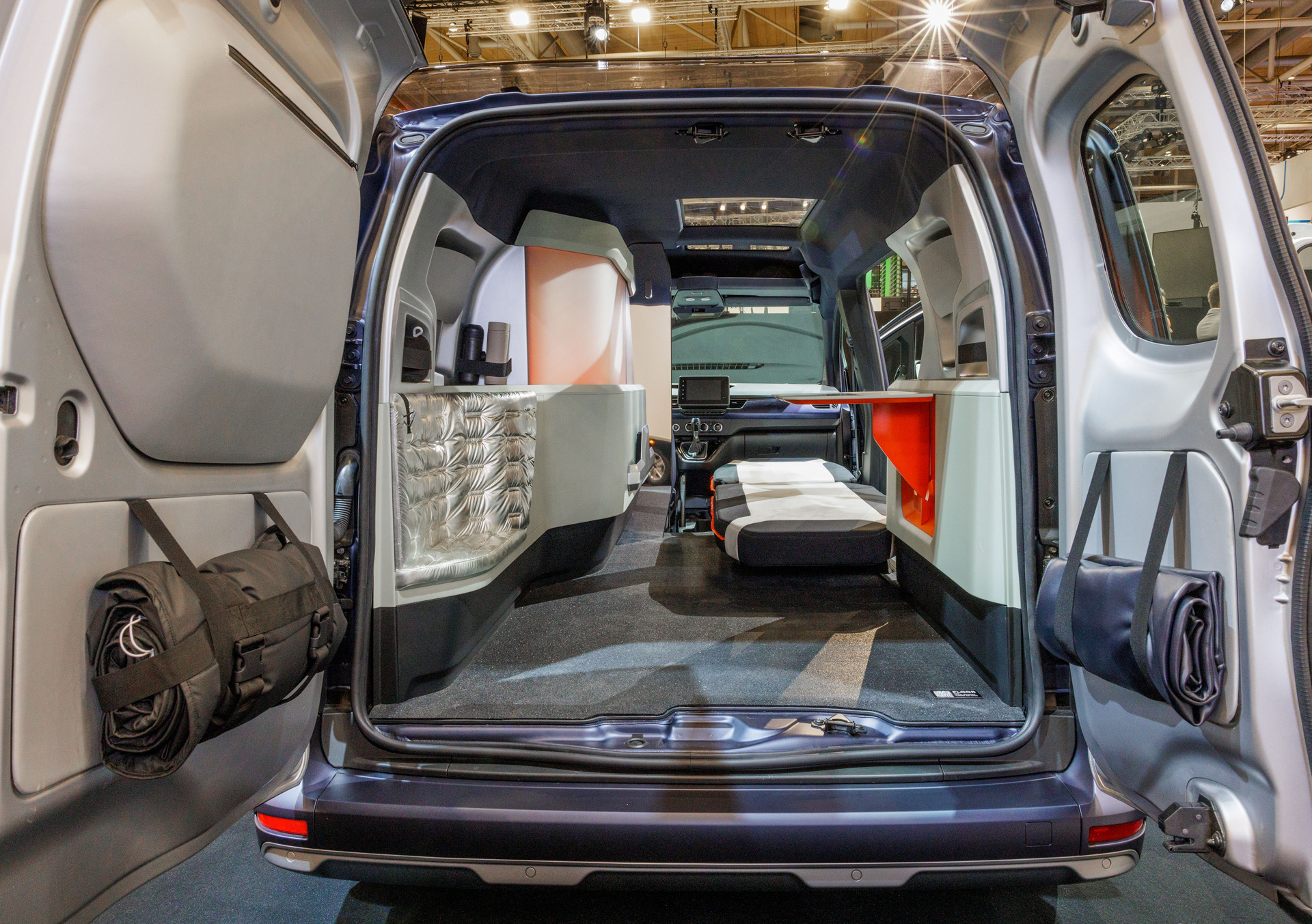 新型カングーのショーカー「Hippie Caviar Motel」