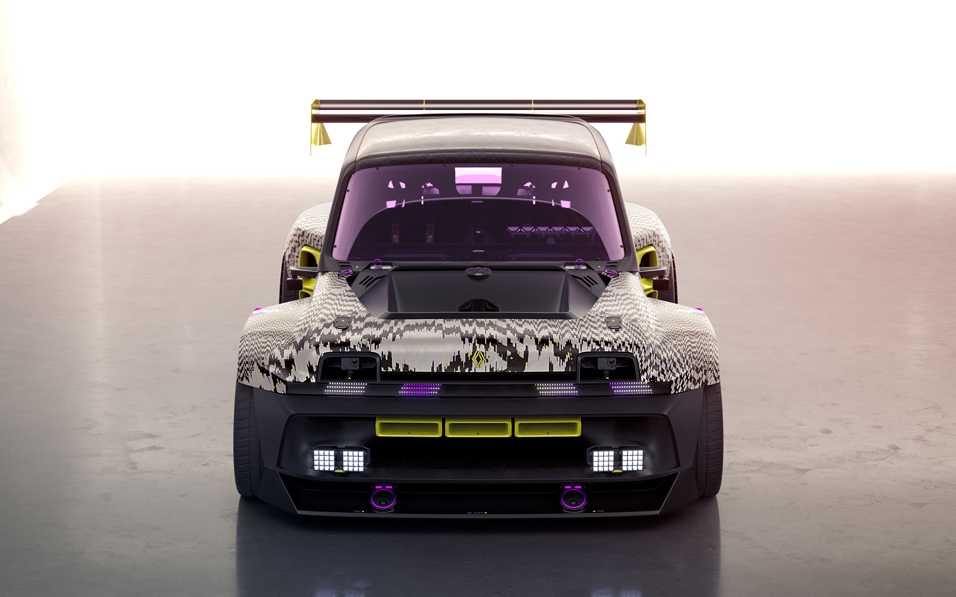 R5 TURBO 3Eのボディサイズは4000×2020×1320mm（全長×全幅×全高）、ホイールベースは2540mm