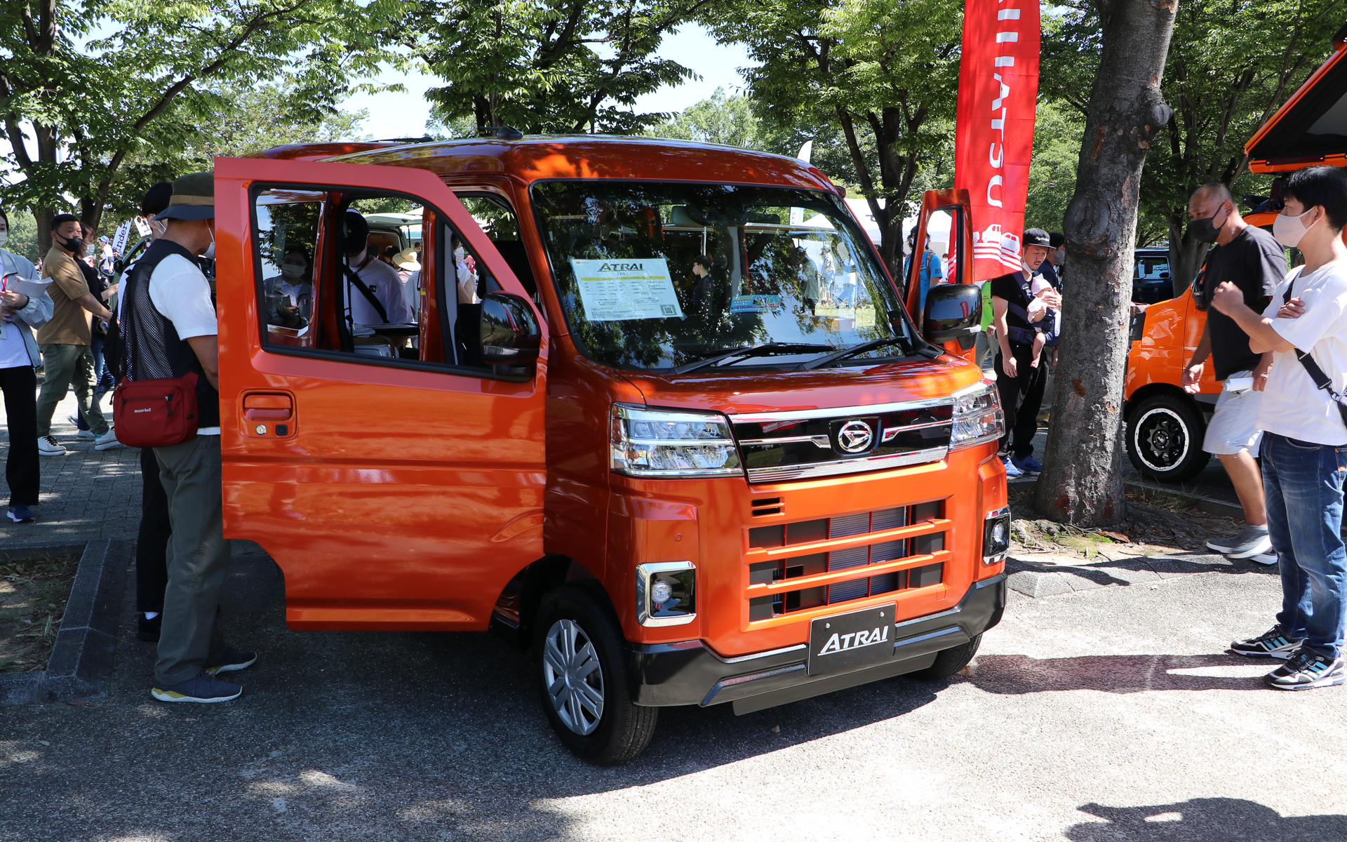 市販車のアトレーは具体的な実用例として展示していた