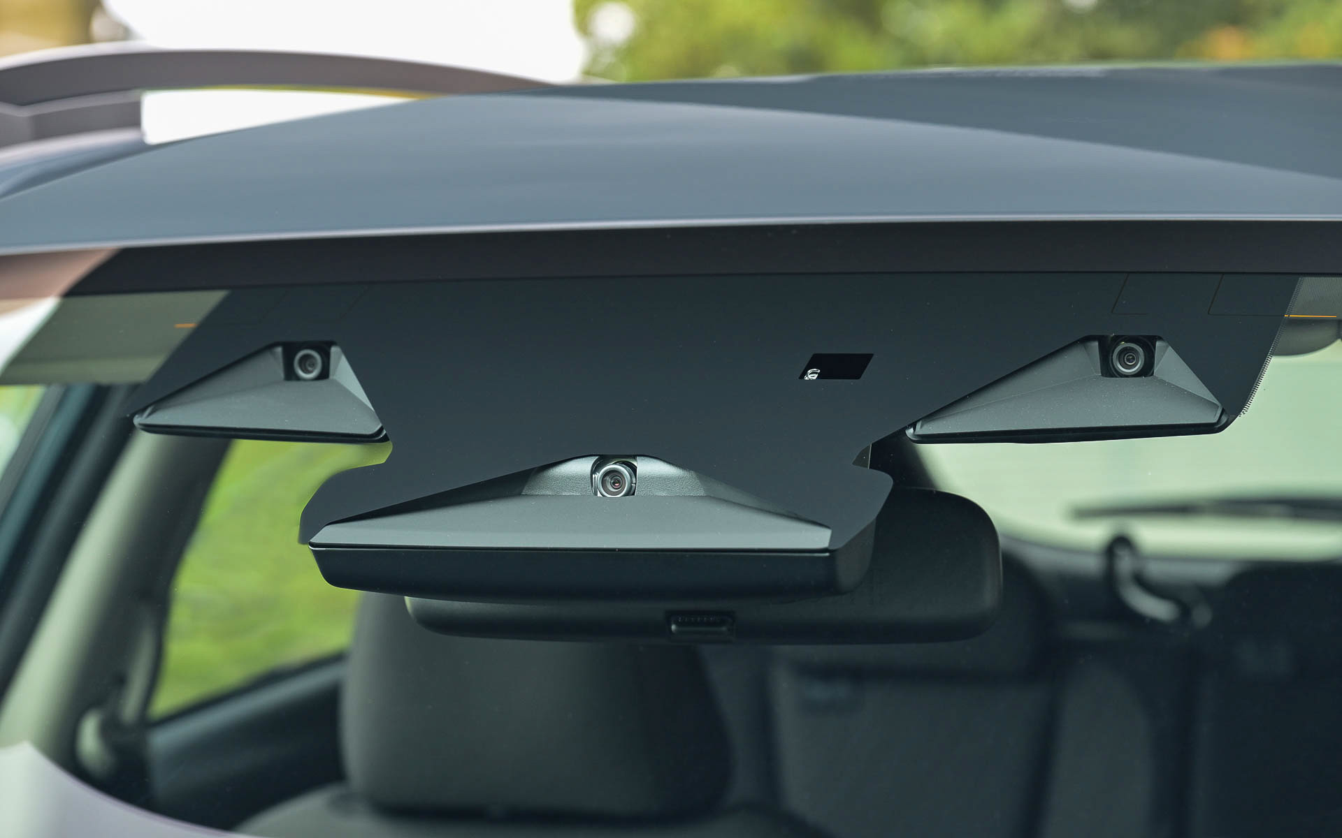 新型クロストレック（日本仕様）のフロントカメラ