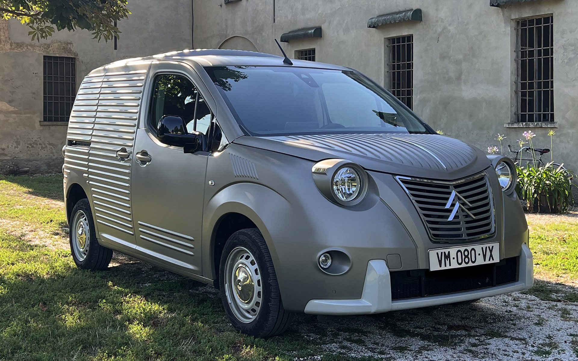 ベルランゴ 2CV フルゴネット