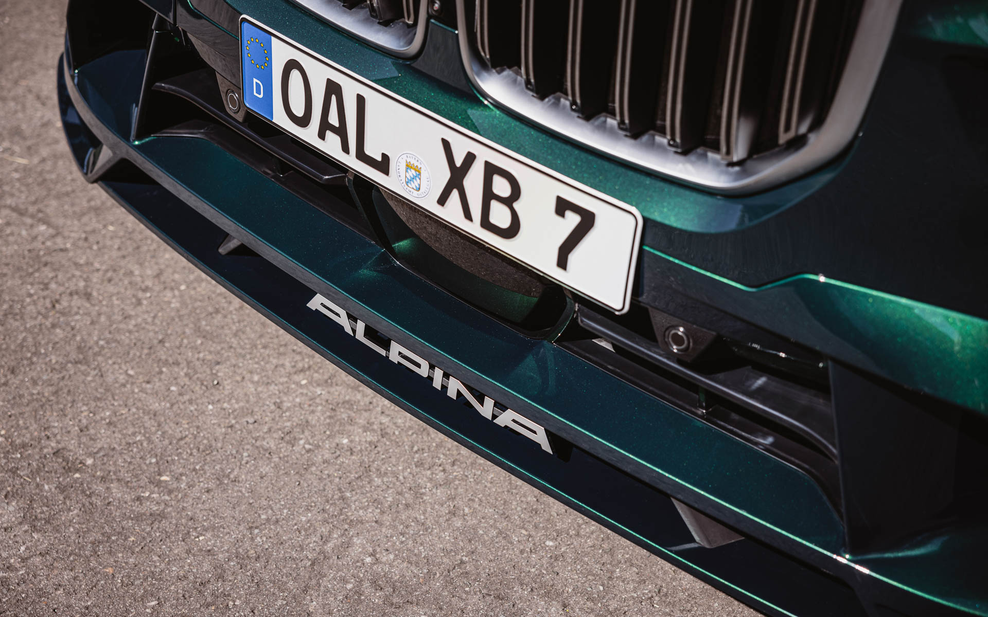 エクステリアデザインには光ファイバー技術を用いたキドニーグリルや、新しいデザインコンセプトを採用