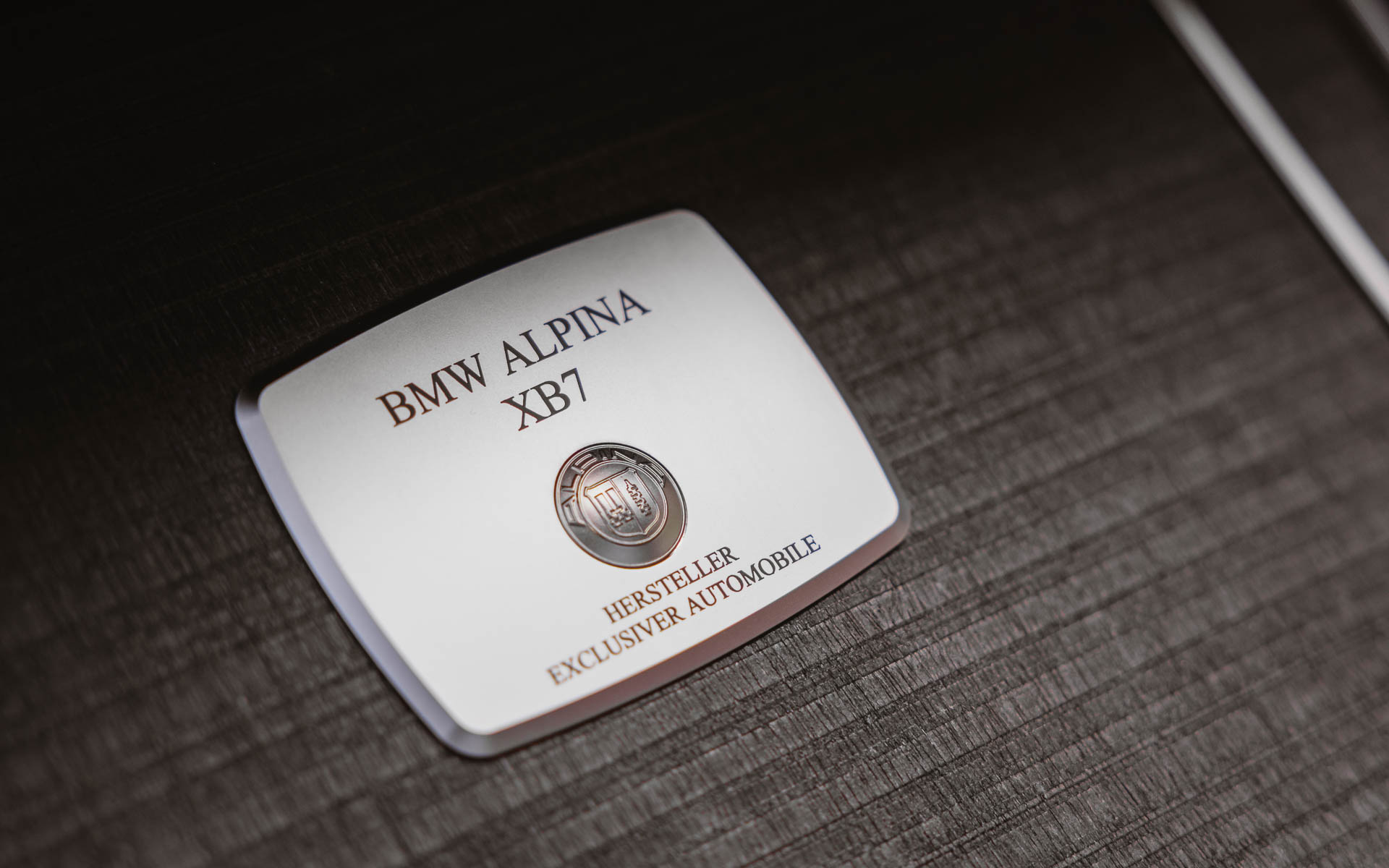 上質な素材を用いたファーストクラスを思わせるようなラグジュアリー感あふれるインテリアデザイン