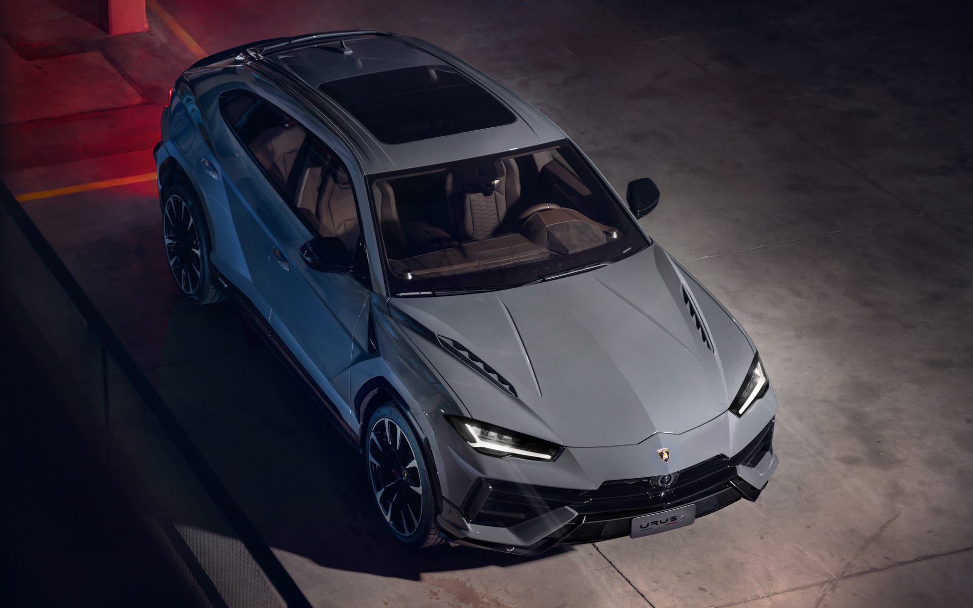 スーパーSUVの新型モデル「ウルス S」