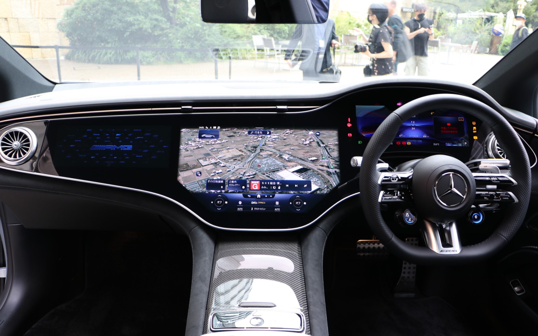 MBUX（Mercedes Benz User Experience）ハイパースクリーンを搭載