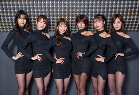 A-classの6名。左から長坂有紗さん、松田蘭さん、花乃衣美優さん、藤井マリーさん、朝倉咲彩さん、広瀬晏夕さん