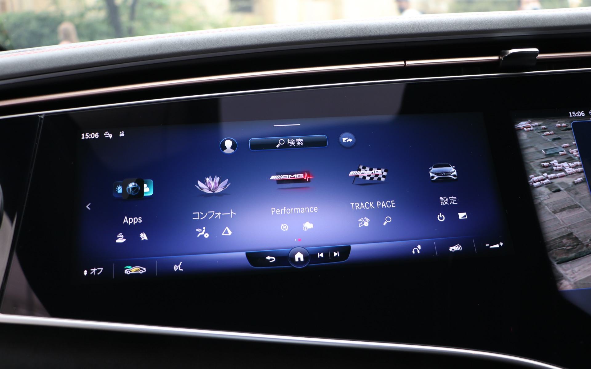 助手席専用の12.3インチディスプレイ