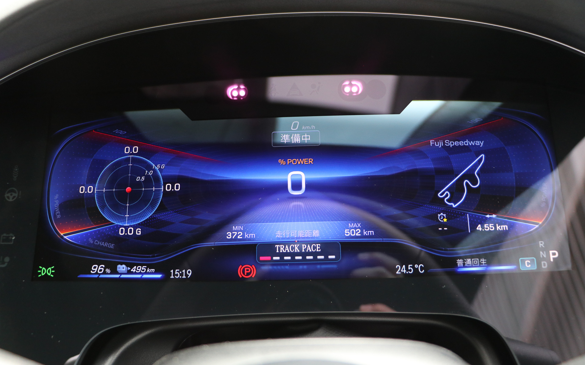 運転席のメーターでもサーキット走行時の荷重（G）などを表示可能