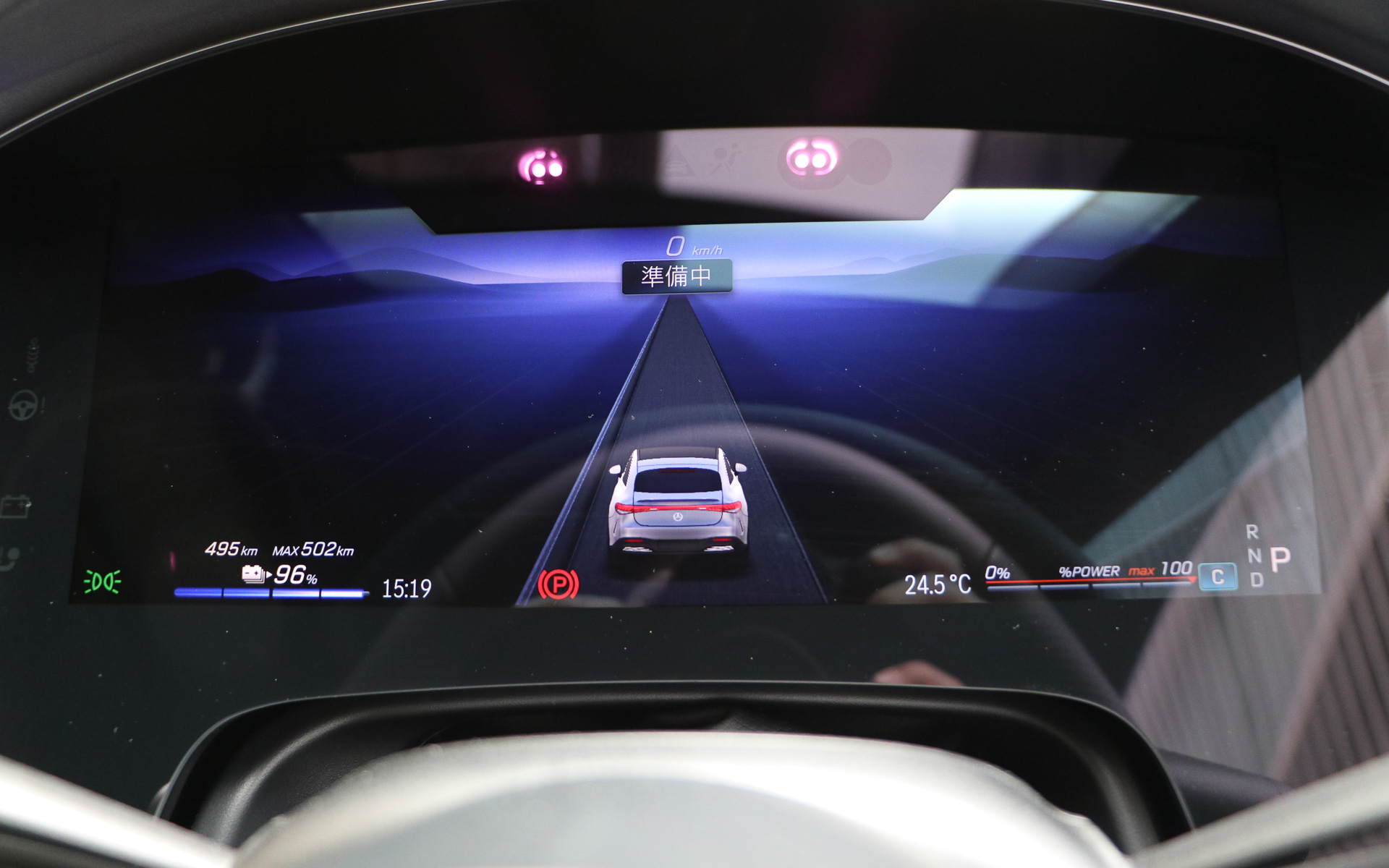 運転席のメーターでもサーキット走行時の荷重（G）などを表示可能