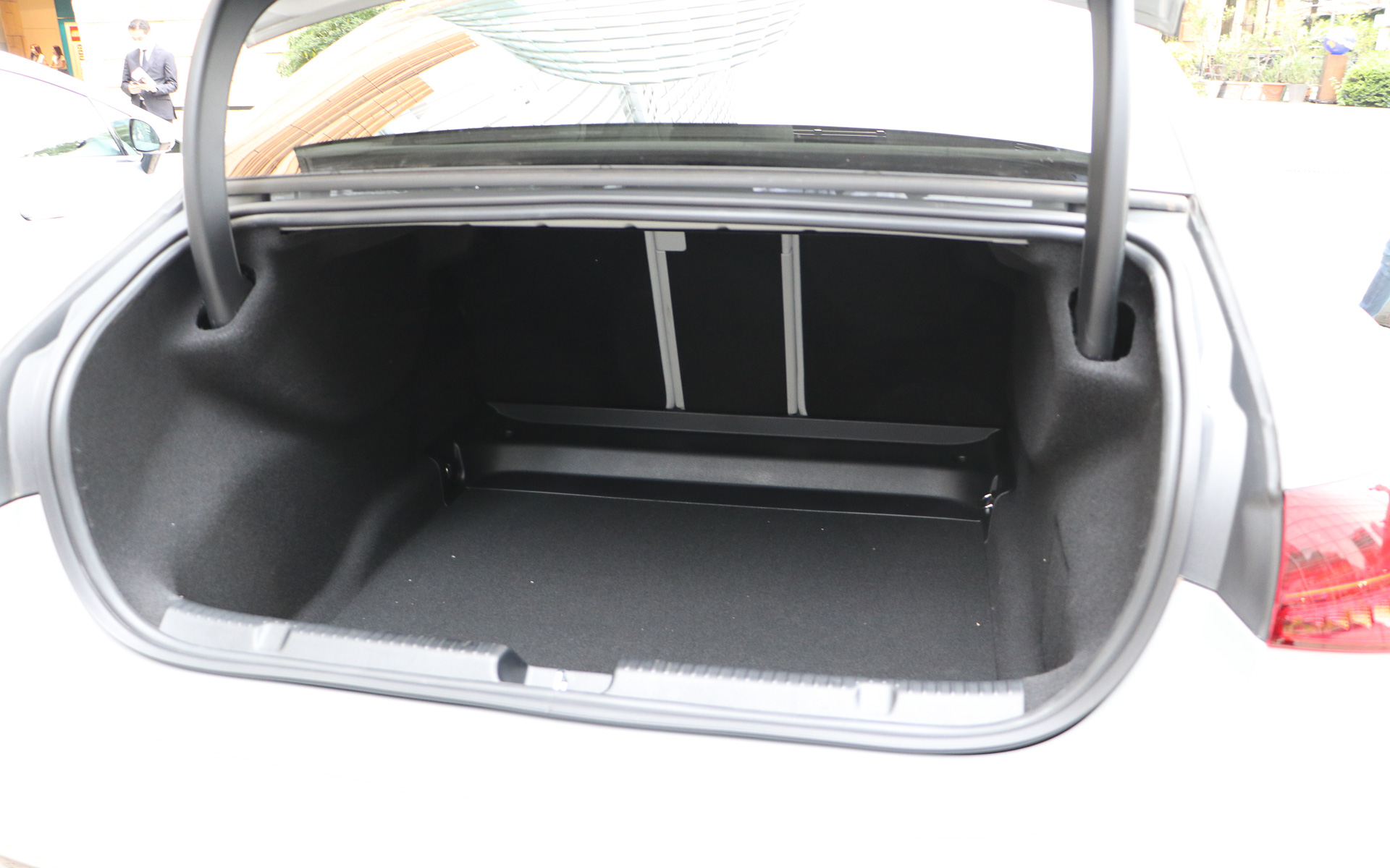 EQEのトランクスペース