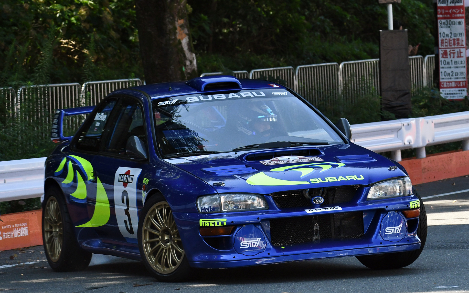 デモランを行なったインプレッサWRC98。ドライバーは新井敏弘選手