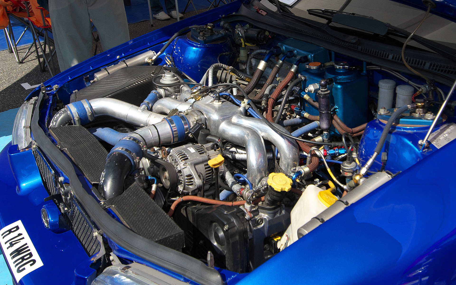 インプレッサに収まるEJ20型エンジン