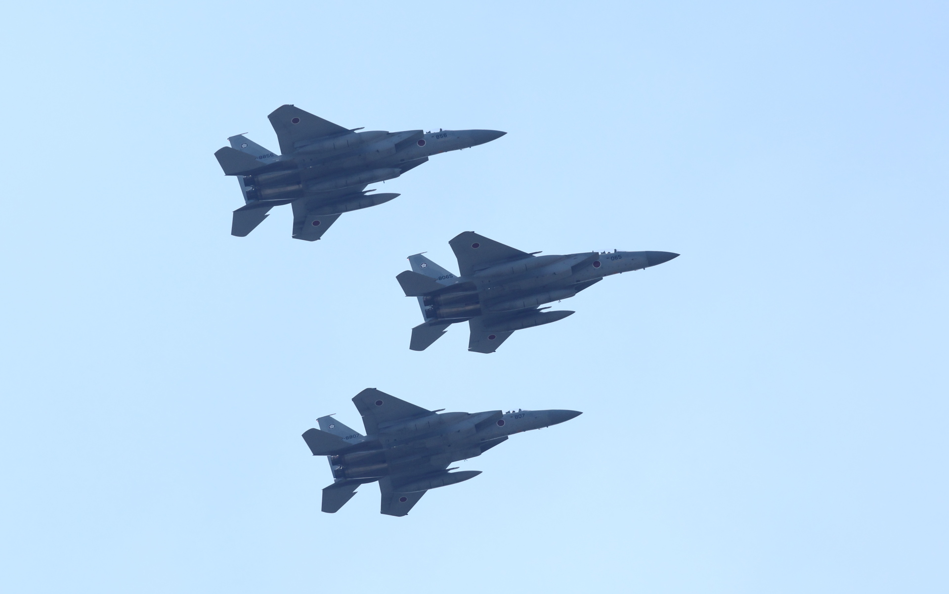 航空自衛隊 新田原基地 305飛行隊のF-15戦闘機3機がオートポリスでウェルカムフライト