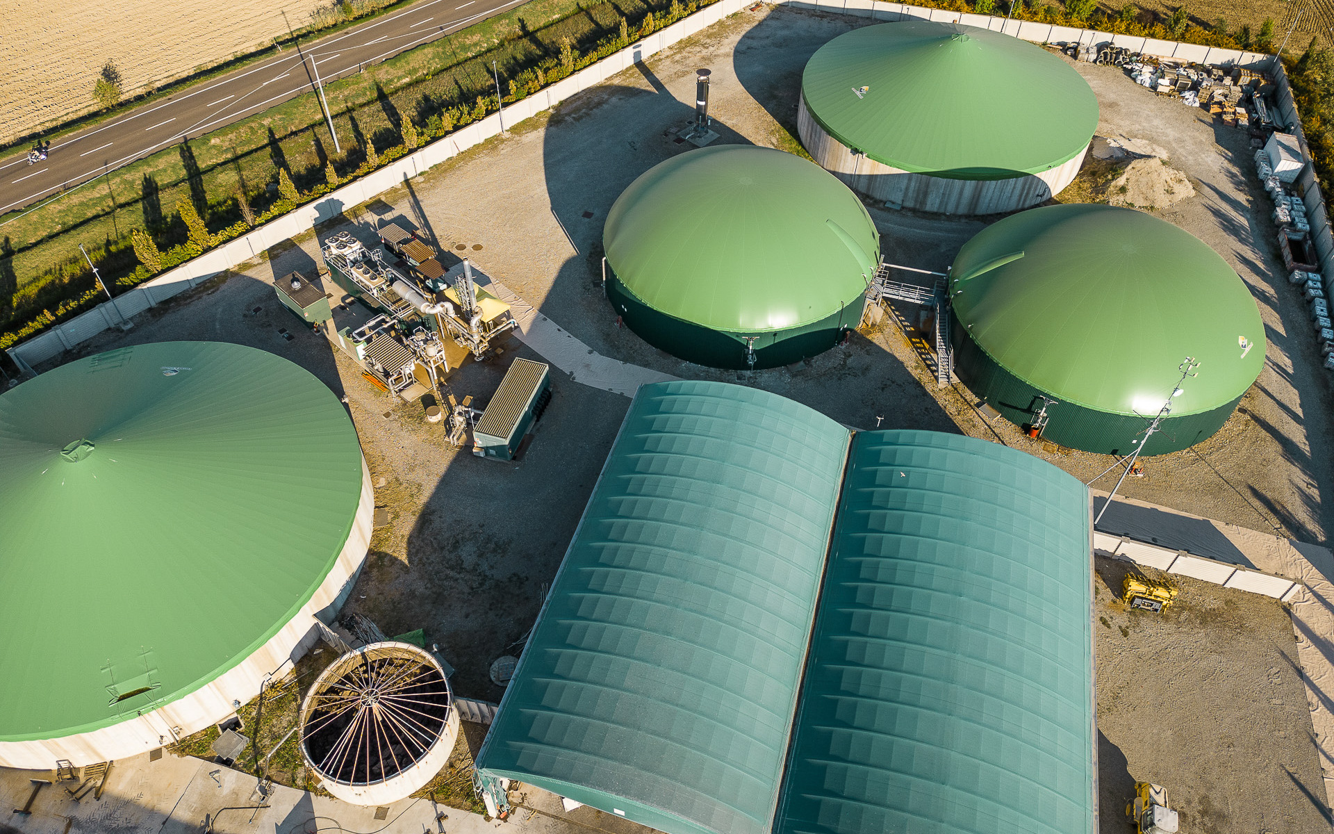 協力企業が運営するバイオ燃料工場の全景