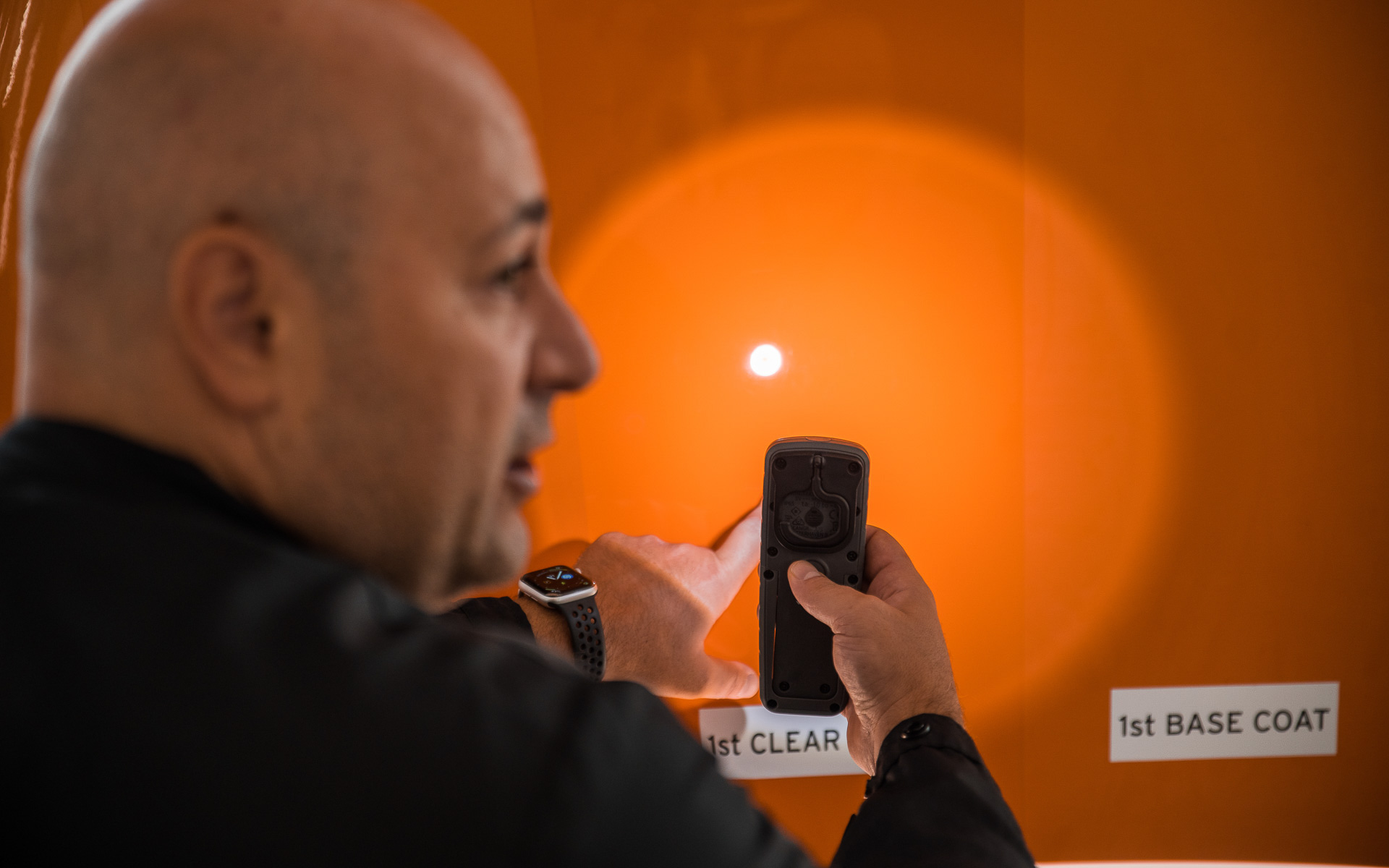 塗装は2層ないしは4層（下地を除く）で行なわれる