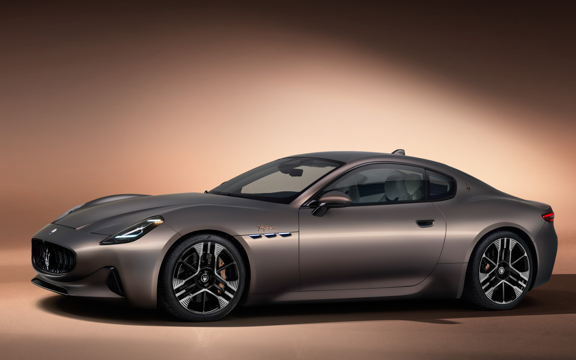 ブランド初のバッテリEVモデル「グラントゥーリズモ フォルゴ―レ」