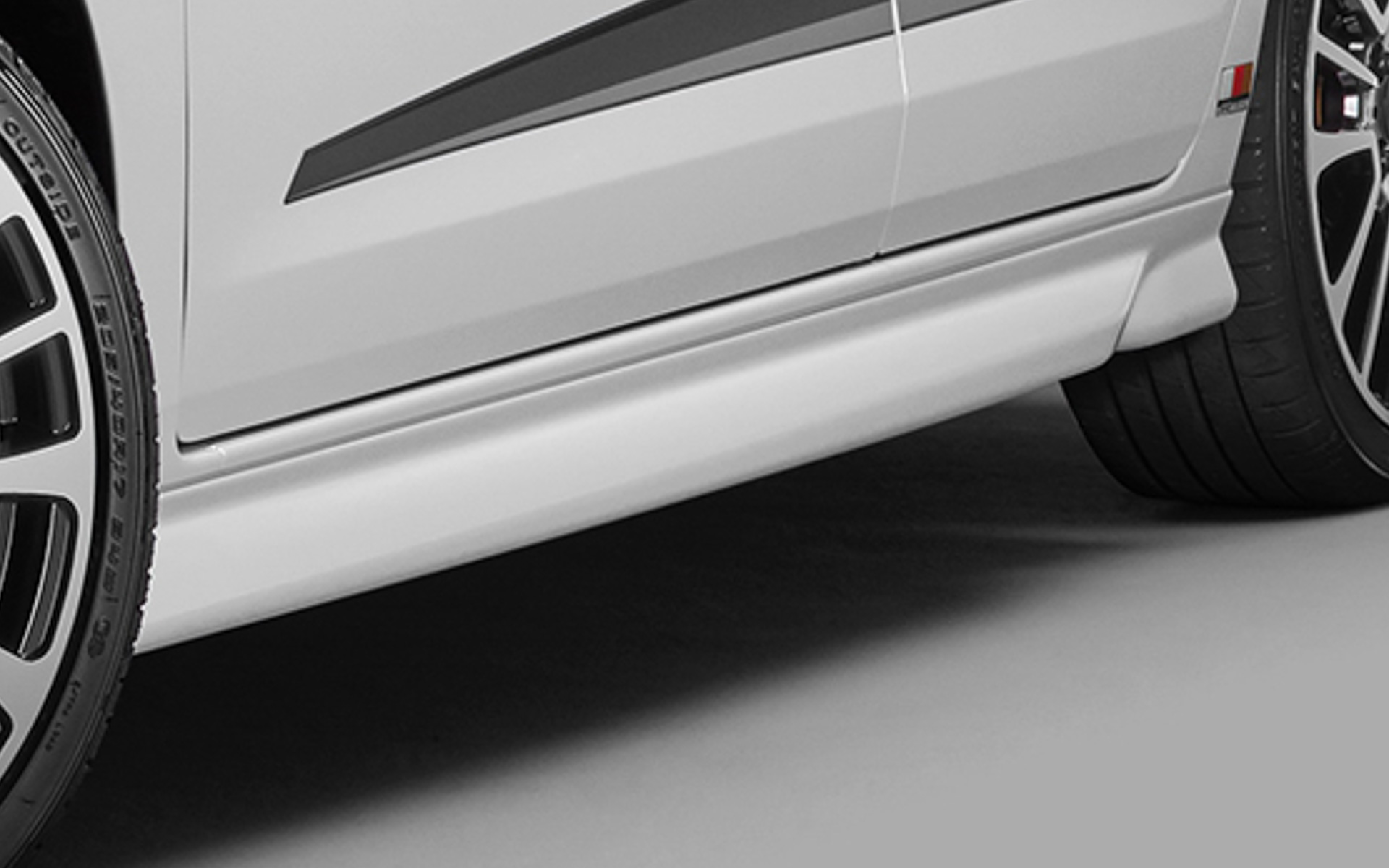 サイドスポイラー for RSは、未塗装4万9500円、カラード仕上げ6万500円