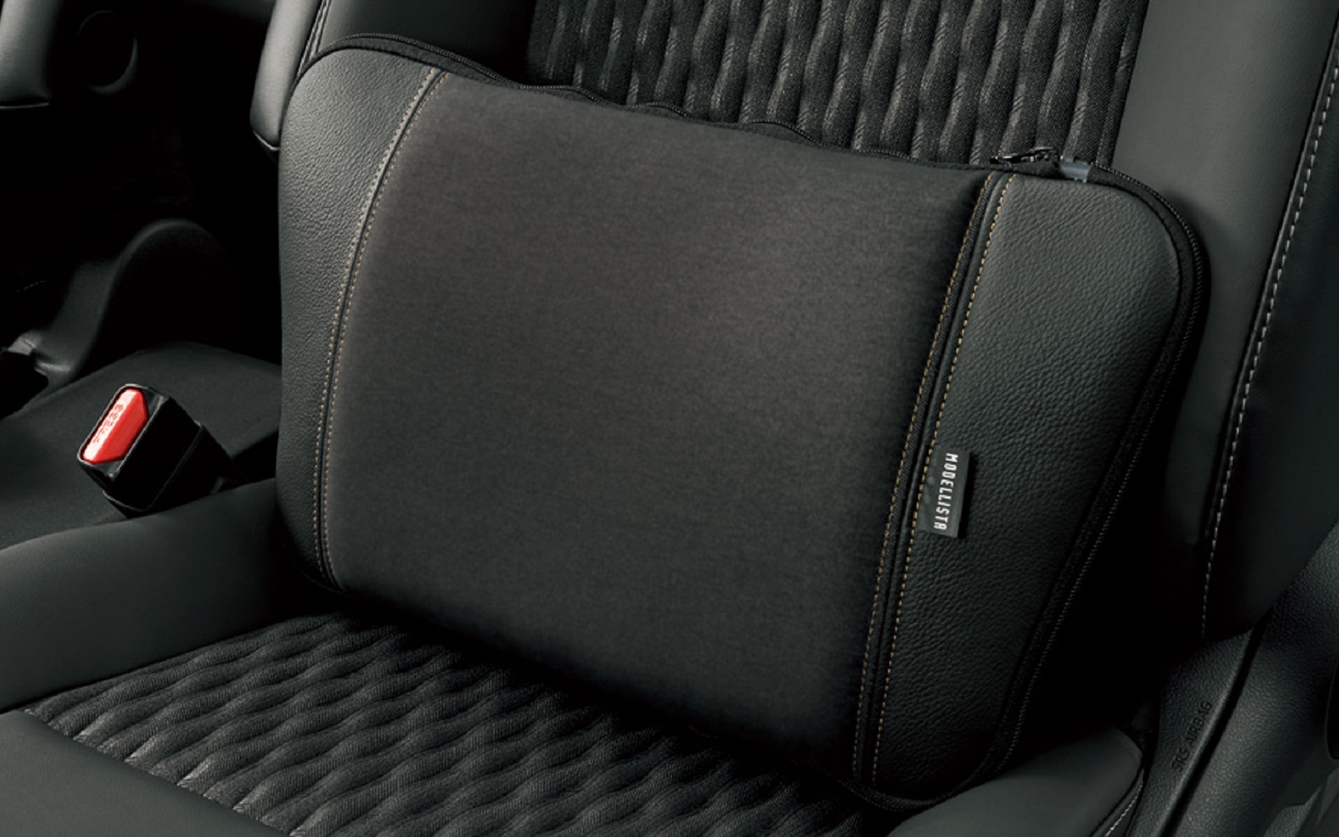 クッションとしても使用できるスマートクッショントートは9900円