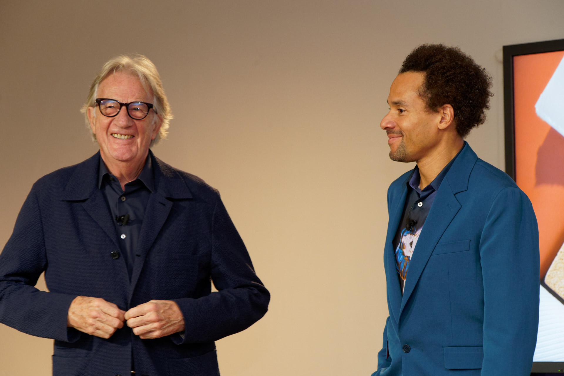 ポール・スミス氏（左）とビー・エム・ダブリューのデザイン部門責任者オリバー・ハイルマー氏（右）