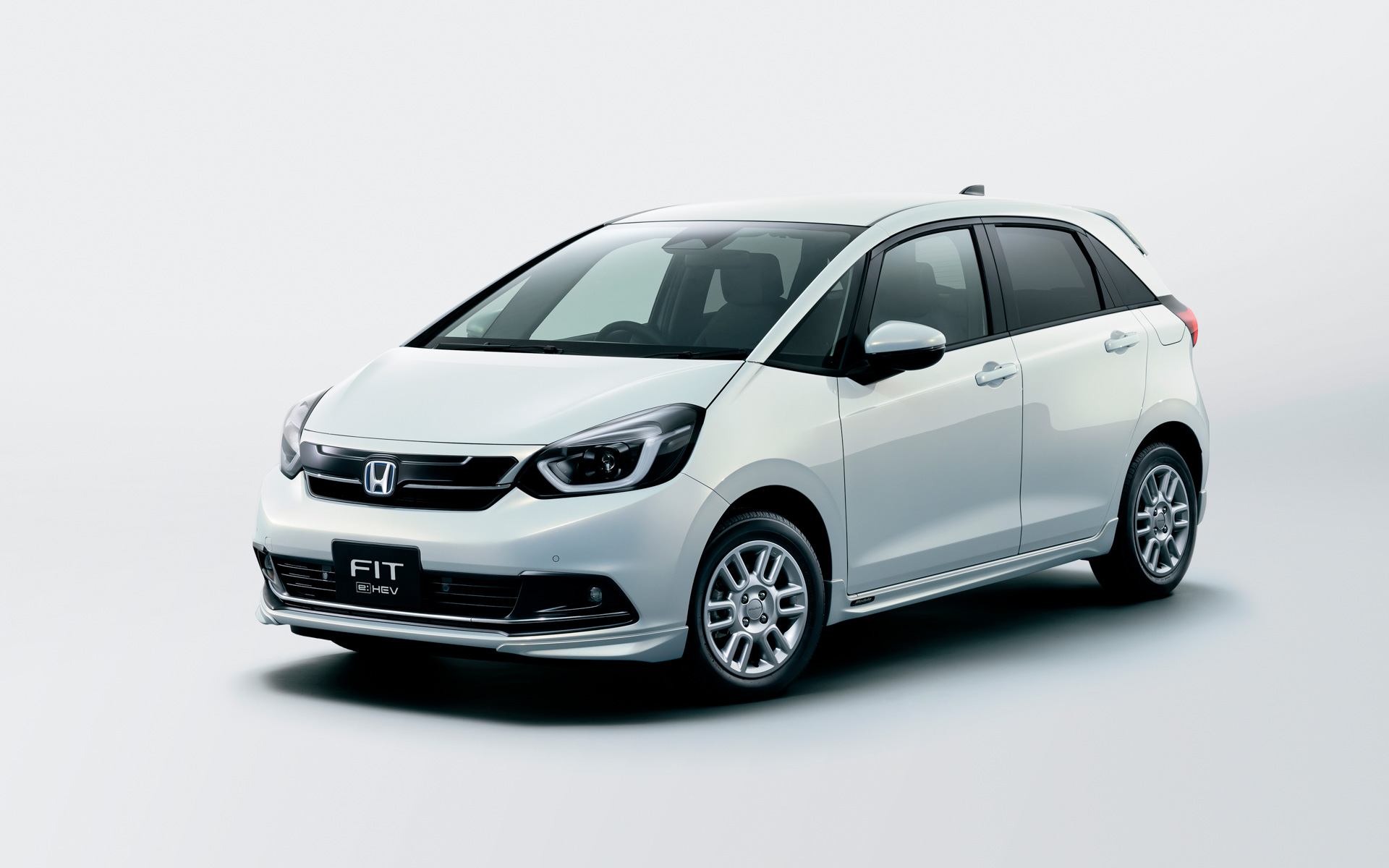 FIT e:HEV HOME 純正アクセサリー装着車イメージ